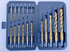 15573 Black Decker And 17 Piece Split Point Titanium Drill Bit Set With Case