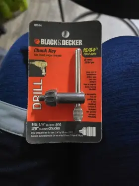 U1524 Black Decker And 1/4 Inch 3/8 Chuck Key 15/64 Pilot Hole