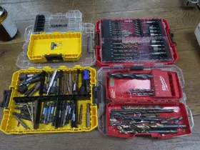 Dewalt 885911244237 Qty Lot 4 Items And Milwaukee Tool Holders Drill Bits Over 60