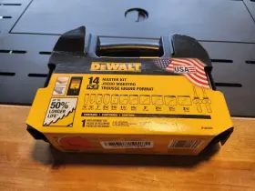 D180005 Dewalt Hole Saw Kit Yellow Pieces Missing See Pictures