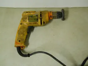 Dw106 Dewalt Ds321 3/8 Inch Vsr Drill Electric Corded Keyless Chuck Hand Tool