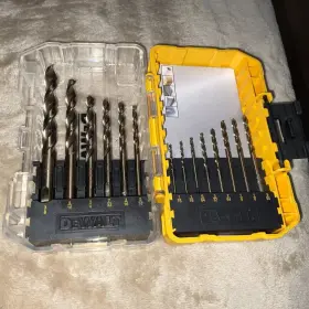 Dw1341 Dewalt Gold Drill Bit Set 14-piece 2 Bids Used
