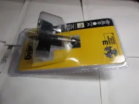 Dw1637 Dewalt Hole Saw Self-feed 2-1/8 Inch Bit