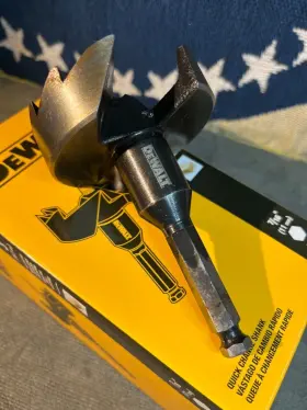 Dw1640 Dewalt 3 Inch Heavy-duty Self-feed Bit - 7/16 Ball Groove Shank