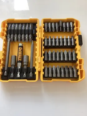 Dw2166 Dewalt Screwdriver Bit Set With Tough Case 45-piece