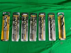 Dwa1232 Dewalt 1/2 Inch Pilot-point Drill Bit &dw1625 3/4-inch Bundle C10