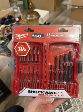 48-89-4449 Milwaukee 15 Piece Shockwave Impact Drill And Drive Set